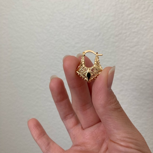 New Vanessa Mooney the gold Mabel hoops earrings - Picture 4 of 7